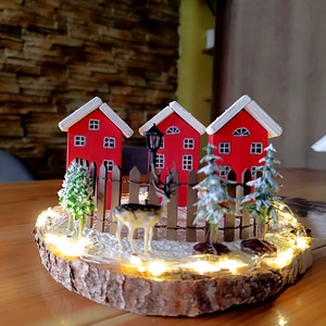 Meseszép karácsonyi falu LED világítással  - Meska.hu