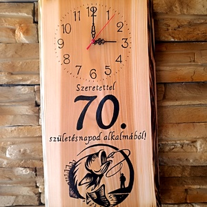 Fából készült születésnapi falióra horgászok számára  - otthon & életmód - dekoráció - fali és függő dekoráció - falióra & óra - Meska.hu