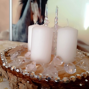 Adventi asztaldísz fakorongon 4 gyertyával,ezüstös színben  - karácsony - adventi díszek - adventi asztaldísz - Meska.hu