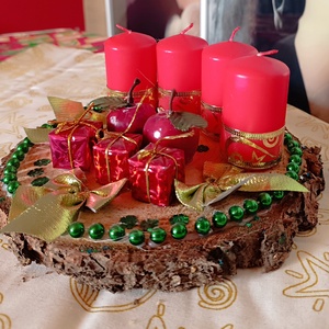 Adventi asztaldísz fakorongon 4 gyertyával a karácsony színeivel , Karácsony, Adventi díszek, Adventi asztaldísz, Famegmunkálás, MESKA