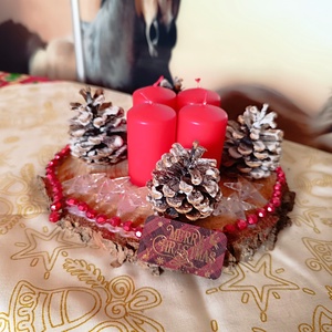 Adventi asztaldísz rusztikus fakorongon 4 piros gyertyával, felirattal , Karácsony, Adventi díszek, Adventi asztaldísz, Famegmunkálás, MESKA