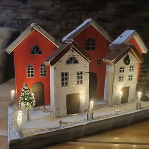 Karácsonyi falu asztal vagy ablakdísz LED világítással  - karácsony - karácsonyi lakásdekoráció - karácsonyi falu, házikó - Meska.hu