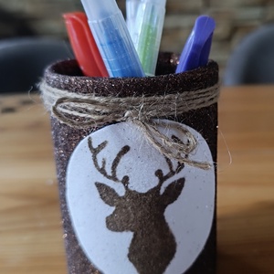 Asztali ceruza tartó szarvas sziluettel díszítve , Otthon & Életmód, Papír, írószer, Tolltartó & Ceruzatekercs, Újrahasznosított alapanyagból készült termékek, MESKA
