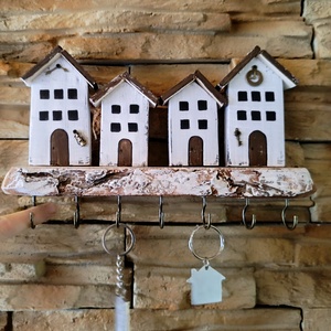 Házikós fali kulcstartó,kis polccal  rusztikus fán - otthon & életmód - dekoráció - fali és függő dekoráció - fali kulcstartó - Meska.hu