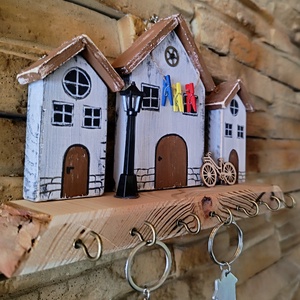 Fából készült fali kulcstartó utcakép  - otthon & életmód - dekoráció - fali és függő dekoráció - fali kulcstartó - Meska.hu