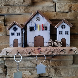 Fából készült fali kulcstartó utcakép  - otthon & életmód - dekoráció - fali és függő dekoráció - fali kulcstartó - Meska.hu