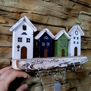 Színes, házikós fa fali kulcstartó  - Meska.hu