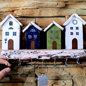 Színes, házikós fa fali kulcstartó  - otthon & életmód - dekoráció - fali és függő dekoráció - fali kulcstartó - Meska.hu