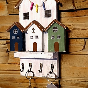 Egyedi, fából készült házikós fali kulcstartó  - Meska.hu