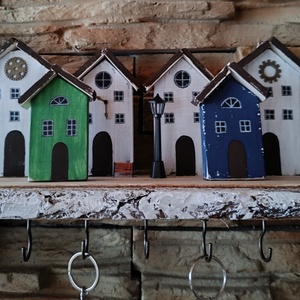 Fa fali kulcstartó utcaképpel - otthon & életmód - dekoráció - fali és függő dekoráció - fali kulcstartó - Meska.hu