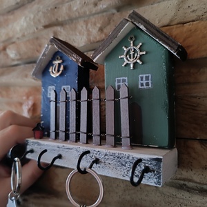 Fa fali kulcstartó két kis házikóval, Otthon & Életmód, Dekoráció, Fali és függő dekoráció, Fali kulcstartó, Famegmunkálás, MESKA