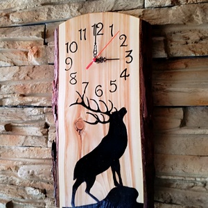Dombon álló szarvas fából készült falióra  - otthon & életmód - dekoráció - fali és függő dekoráció - falióra & óra - Meska.hu