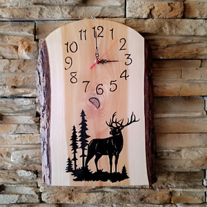 Fából készült falióra erdei szarvassal - otthon & életmód - dekoráció - fali és függő dekoráció - falióra & óra - Meska.hu