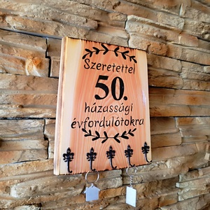 Fából készült fali kulcstartó 50.házassági évforduló alkalmából  - otthon & életmód - dekoráció - fali és függő dekoráció - fali kulcstartó - Meska.hu