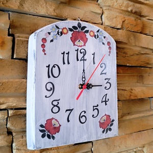 Vintage stílusú fa falióra kalocsai mintával díszítve  - otthon & életmód - dekoráció - fali és függő dekoráció - falióra & óra - Meska.hu