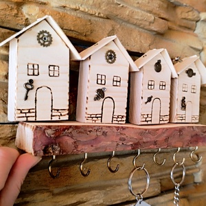 Fa fali kulcstartó házikókkal  - otthon & életmód - dekoráció - fali és függő dekoráció - fali kulcstartó - Meska.hu