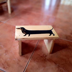 Tacskó kutyás fa sámli - baba - mama - babaszobabútor - gyerek szék, sámli - Meska.hu