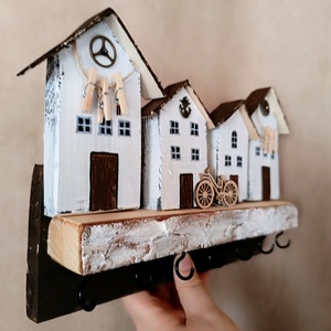 Utcakép, kerékpár, házikó,csipeszek fa fali kulcstartó  - otthon & életmód - dekoráció - fali és függő dekoráció - fali kulcstartó - Meska.hu