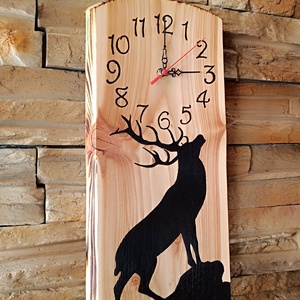 Fa falióra dombon álló szarvas sziluettel díszítve  - otthon & életmód - dekoráció - fali és függő dekoráció - falióra & óra - Meska.hu