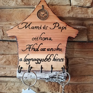 Mami és Papi otthona Ahol az unoka a legnagyobb kincs Fa fali kulcstartó  - Meska.hu