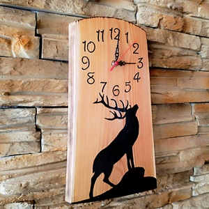 Szarvas sziluettel díszített kézműves fa falióra  - otthon & életmód - dekoráció - fali és függő dekoráció - falióra & óra - Meska.hu