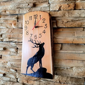 Szarvas sziluettel díszített kézműves fa falióra  - otthon & életmód - dekoráció - fali és függő dekoráció - falióra & óra - Meska.hu