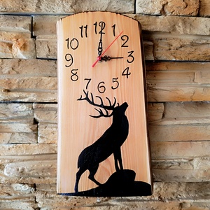 Szarvas sziluettel díszített kézműves fa falióra  - otthon & életmód - dekoráció - fali és függő dekoráció - falióra & óra - Meska.hu