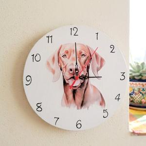 Fehér fa falióra vizsla kutyával  - otthon & életmód - dekoráció - fali és függő dekoráció - falióra & óra - Meska.hu