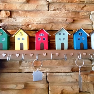 Színes kis házak kulcstartó � otthonos hangulat minden napra - otthon & életmód - dekoráció - fali és függő dekoráció - fali kulcstartó - Meska.hu