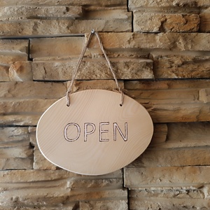Kétoldalú fa OPEN/CLOSED ajtótábla � kézzel festett, rusztikus üzletnyitó tábla - esküvő - dekoráció - tábla & jelzés - Meska.hu
