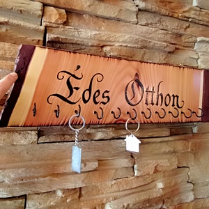 � Édes Otthon � egyedi, rusztikus fa kulcstartó - otthon & életmód - dekoráció - fali és függő dekoráció - fali kulcstartó - Meska.hu