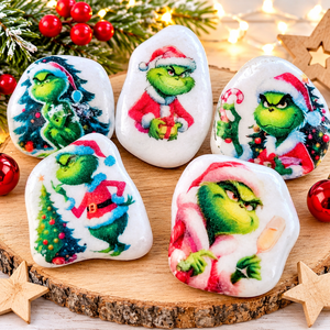 ? Grincs karácsonyi varázskövek – Egy csipetnyi huncutság az ünnepekre, Karácsony, Mikulás, Mikulás ajándékok, Decoupage, transzfer és szalvétatechnika, Varázsold vidámabbá a karácsonyi készülődést ezekkel a különleges, kézzel készített Grincs mintás d..., MESKA