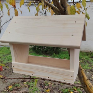 Madáretető fenyőből - kicsi - Meska.hu