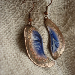 Kalapált szélű tűzzománc fülbevaló (sötétkék) -  - Meska.hu