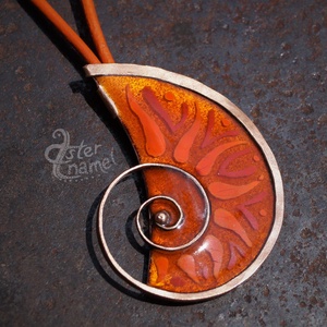 Hold alakú tűzzománc medál - Meska.hu