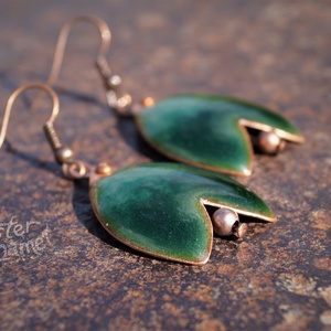 Tulipán formájú tűzzománc fülbevaló, nagy méretű, sötétzöld - ékszer - fülbevaló - lógó fülbevaló - Meska.hu