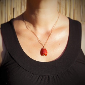 Tulipán formájú tűzzománc medál, nagy méretű, piros - ékszer - nyaklánc - medál - Meska.hu