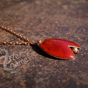 Tulipán formájú tűzzománc medál, nagy méretű, piros - ékszer - nyaklánc - medál - Meska.hu