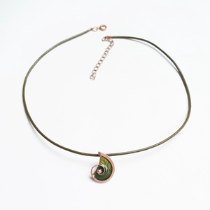 Kicsi csigás medál arielllaa-nak - Meska.hu