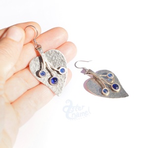 Sötétkék tűzzománcbogyós, levél alakú alpakka fülbevaló - ékszer - fülbevaló - lógó fülbevaló - Meska.hu Sötétkék tűzzománcbogyós, levél alakú alpakka fülbevaló - ékszer - fülbevaló - lógó fülbevaló - Meska.hu