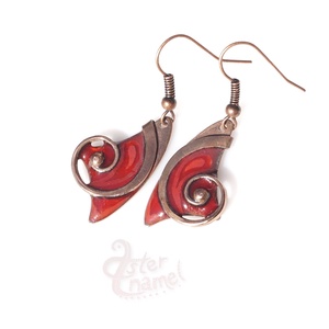 Piros csigás fülbevaló, háromszög-alakú - Meska.hu