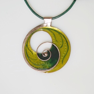 Csigás medál és bedugós fülbevaló szett Renocs számára - Meska.hu