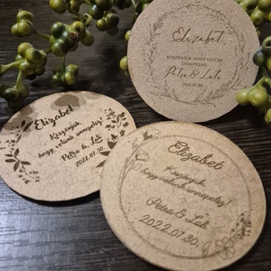Esküvői hűtőmágneses köszönőajándék és ültetőkártya, Esküvő, Emlék & Ajándék, Köszönőajándék, Gravírozás, pirográfia, MESKA