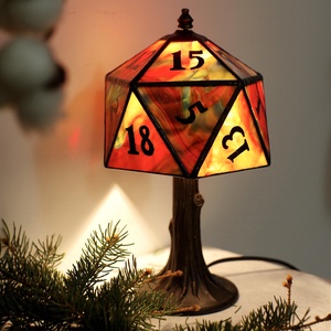 D20 kocka lámpa, asztali RPG lámpa, Tiffany lakásdekoráció, szerepjáték lámpa  - otthon & életmód - lámpa - asztali lámpa - Meska.hu