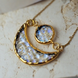 Irizált HOLD üveg nyaklánc aranyozott medál  - Meska.hu