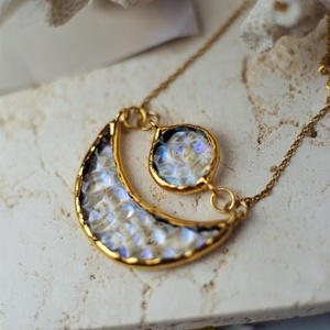 Irizált HOLD üveg nyaklánc aranyozott medál  - ékszer - nyaklánc - medál - Meska.hu