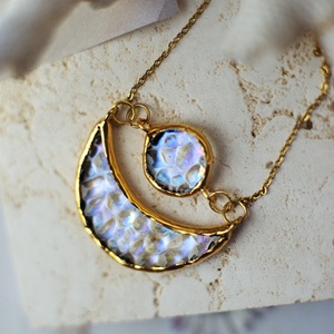 Irizált HOLD üveg nyaklánc aranyozott medál  - ékszer - nyaklánc - medál - Meska.hu