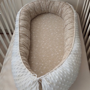 Bézs, fehér, virágos komplett szett - baba - mama - babaágyneműk - babafészek - Meska.hu