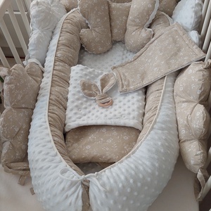 Bézs, fehér, virágos komplett szett - baba - mama - babaágyneműk - babafészek - Meska.hu