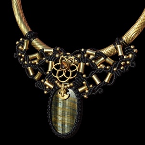 Kézzel készített, choker makramé nyakék Tigrisszem és Sólyomszem drágakővel, Ékszer, Nyaklánc, Bogyós nyaklánc, Csomózás, Saját tervezésű, kézzel készített különleges choker makramé nyakék, Tigrisszem és Sólyomszem drágak..., MESKA